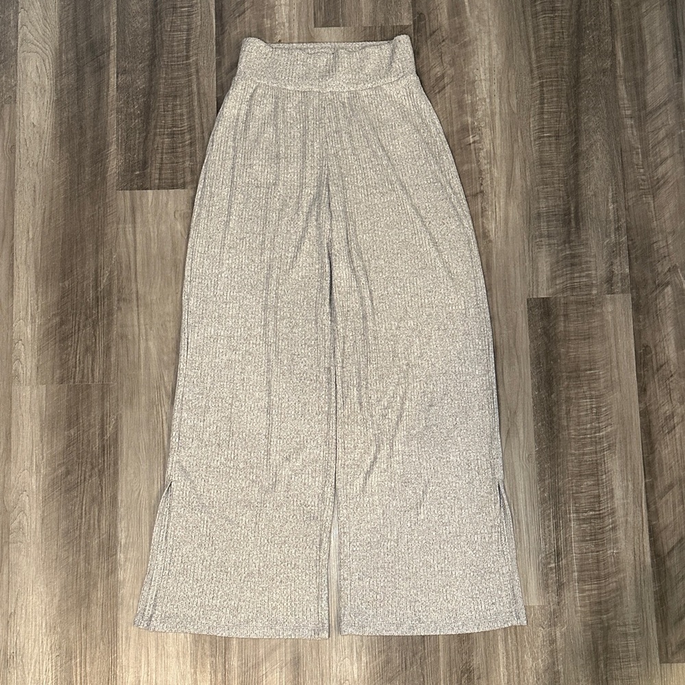 Abercrombie & Fitch Crinkle Textured Wide Leg Split Hem Pull On Pant - Small